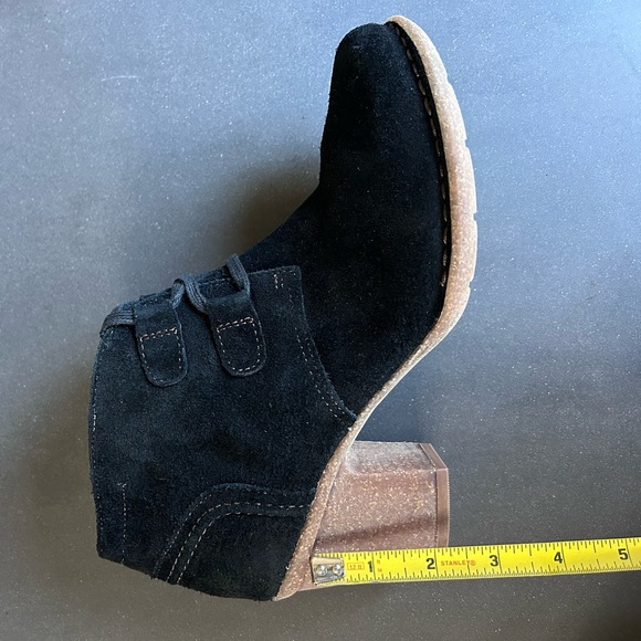 Clarks Carleta black suede booties - Picture 3 of 5